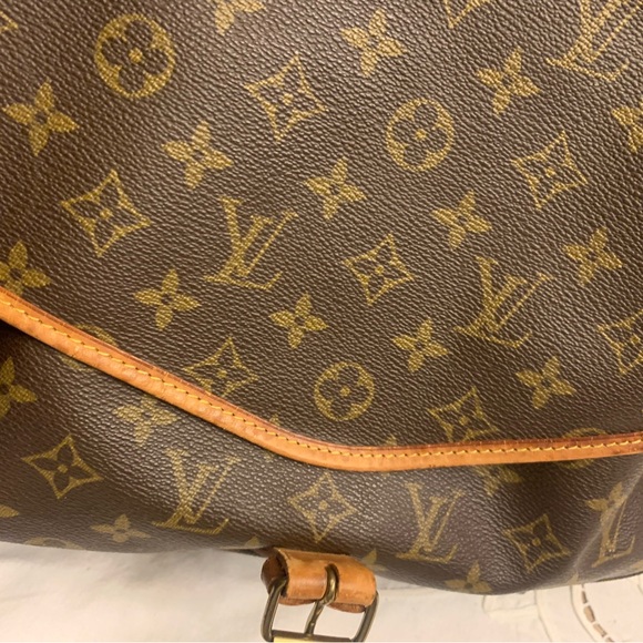 Authentic Louis Vuitton Monogram Saumur 35 shoulder bag - Picture 12 of 15